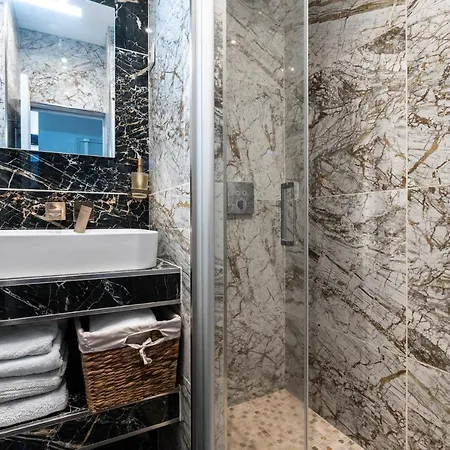 In - Cosy Place In The Hear Of Guest house Paris