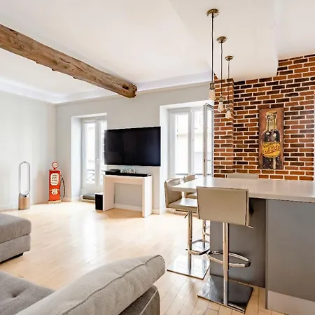 Guest house In - Cosy Place In The Hear Of *